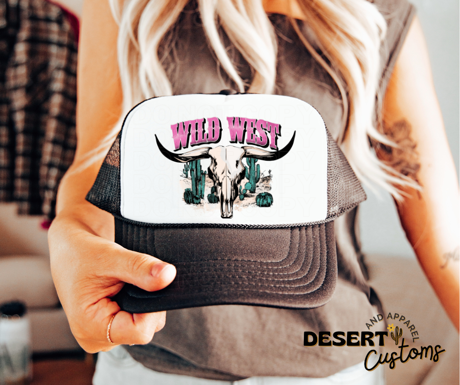 Wild West Desert Long Horn Skull - Snap Back Women's Trucker Hat